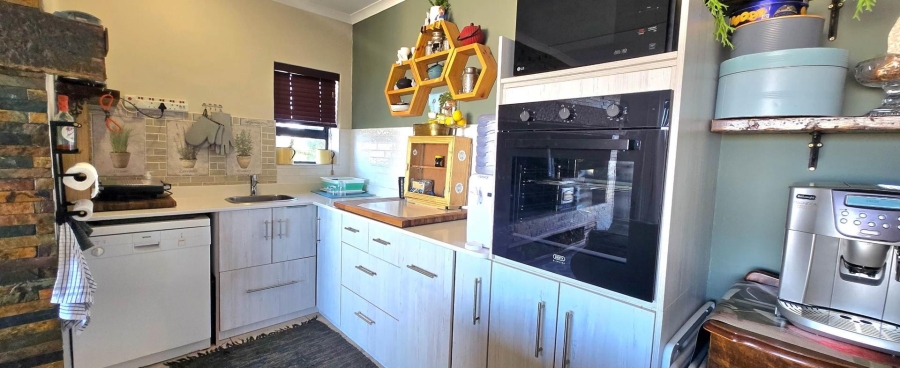 6 Bedroom Property for Sale in Franskraal Western Cape